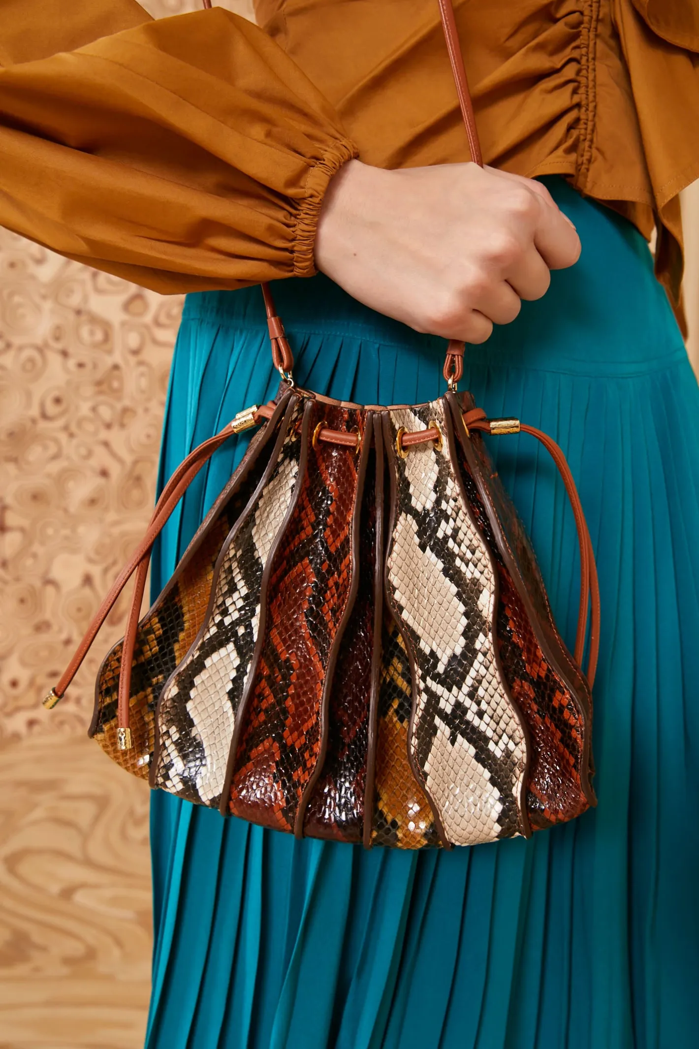 Ulla Johnson Adria Pleated Wave Crossbody< Handbags